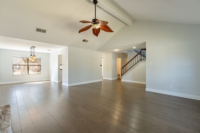 Photo - Beautiful 3 bedroom, 2.5 bathroom home in Gracywoods!