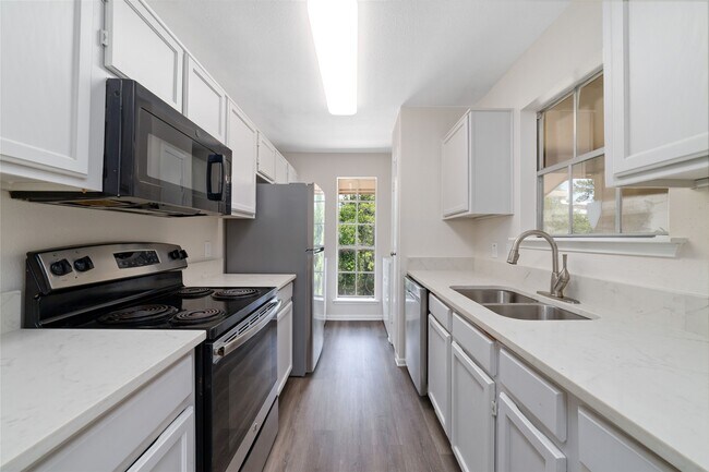 Building Photo - 3770 Lovers Wood Ln Unit 709