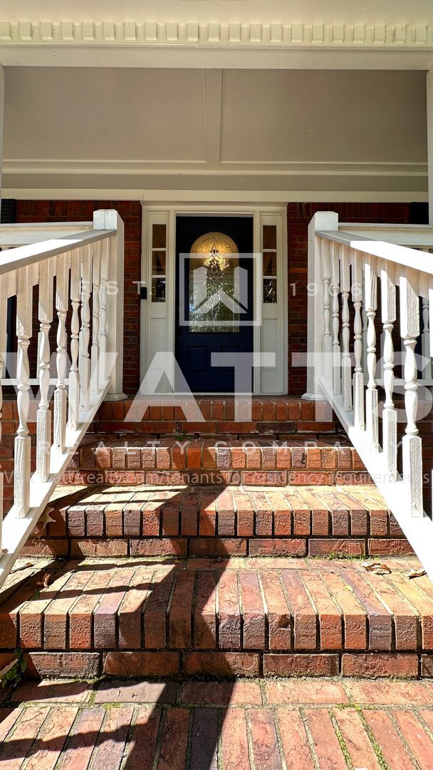 4 Bedroom, 4.5 Bath Home in Heart of Hoover - 4 Bedroom, 4.5 Bath Home in Heart of Hoover