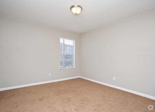 1BR, 1BA - 708 SF