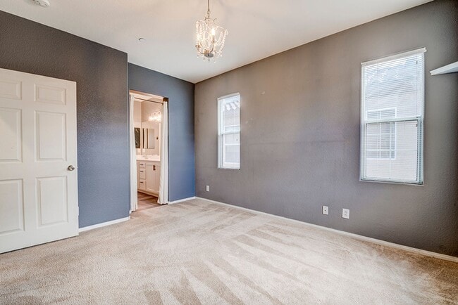 Photo - Status: Accepting Applications