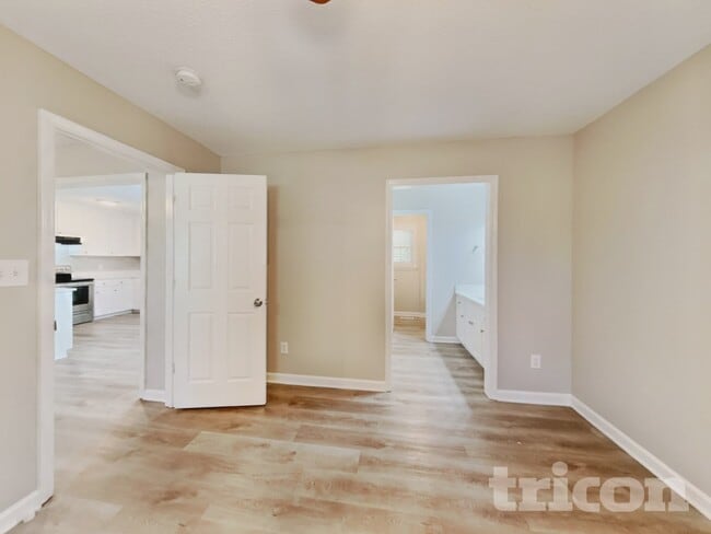 Photo - 139 Creekside Dr