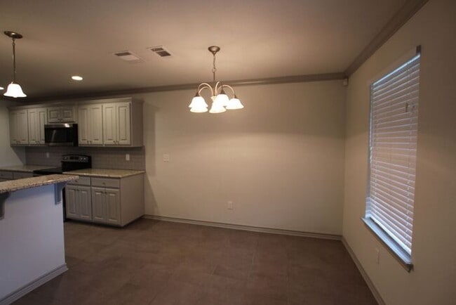 Photo - Beautiful 3 Bedroom 2 Bathroom Townhouse in South Tyler!