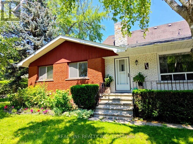 Photo - 275 Parkview Ave