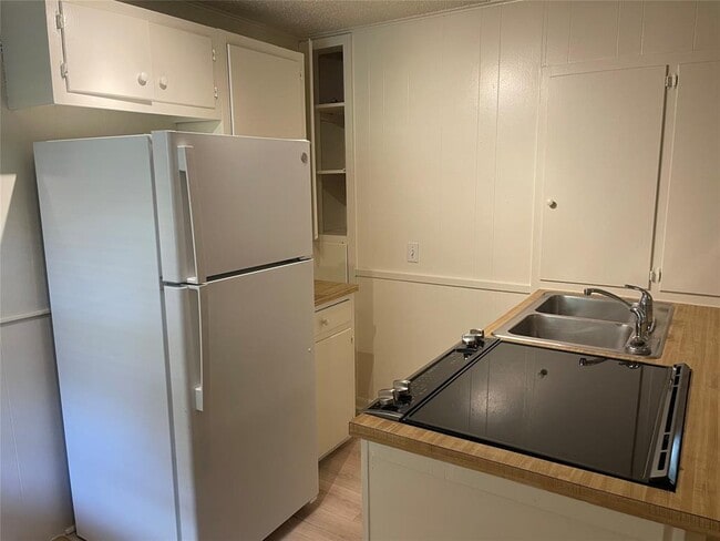Photo - 2711 Hemphill Park Unit 11G - (A204)