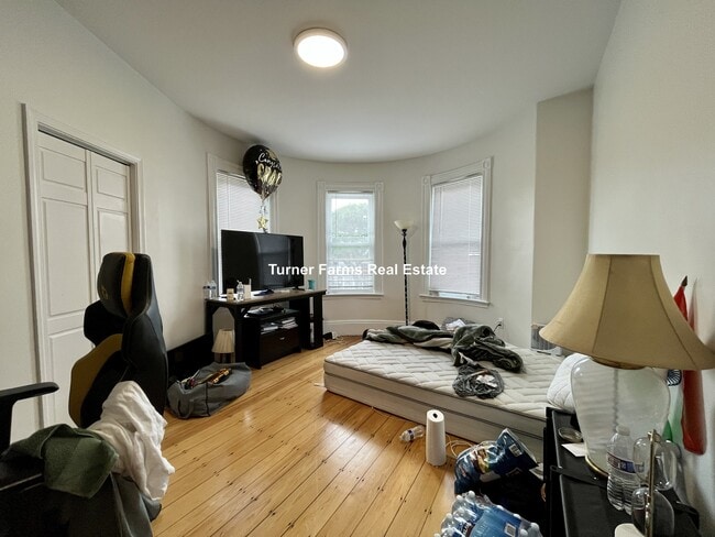 Photo - 374 Centre St Unit 2
