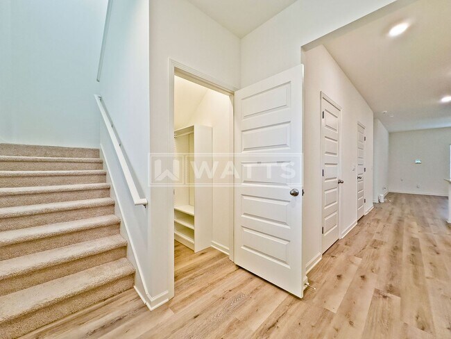 Photo - Like-New Living in Rosser Farms