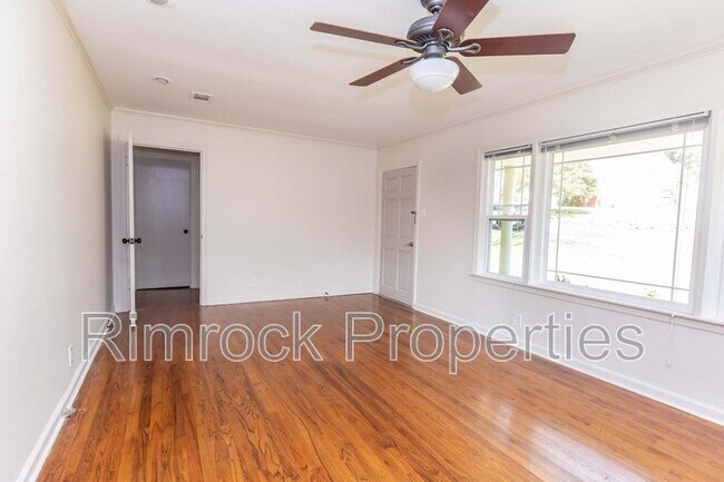 Photo - 2500 Durwood Rd