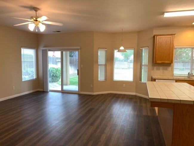 Photo - Beautiful 4 bed home in Northwest Bakersfi...