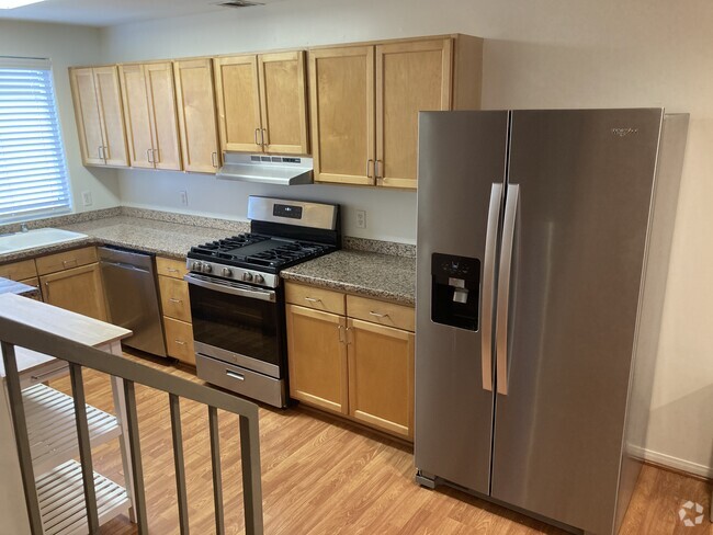 Building Photo - 2559 S Sepulveda Blvd Unit #2 Rental