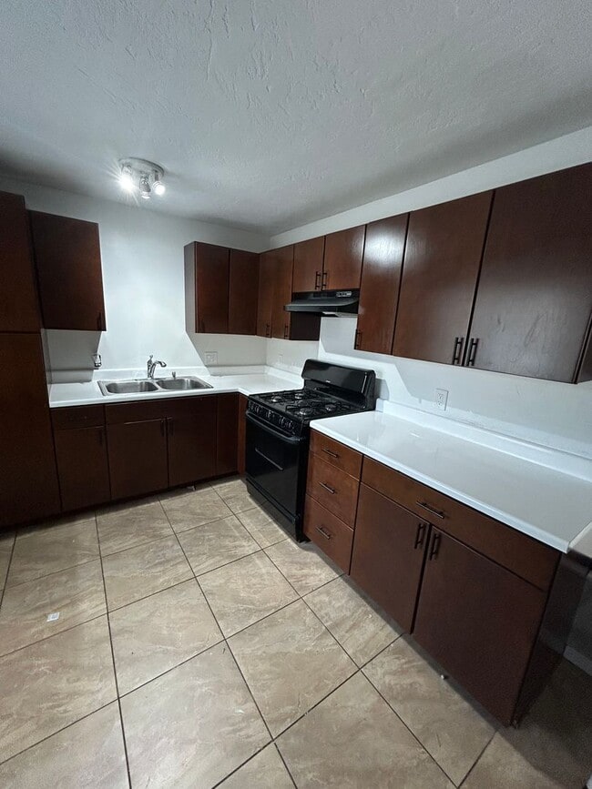 7376 Central Ave Unit B