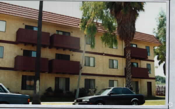 Photo - Oaktree Apartments