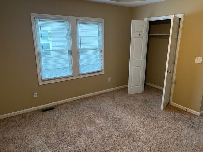 Photo - 318 W Kenwood Way Unit 1