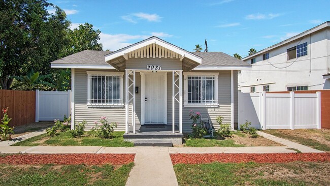 Lemon Avenue Triplex - Lemon Avenue Triplex Apartment Unit 7a8632ee-d86e-11ea-9957-12c29634c0f8