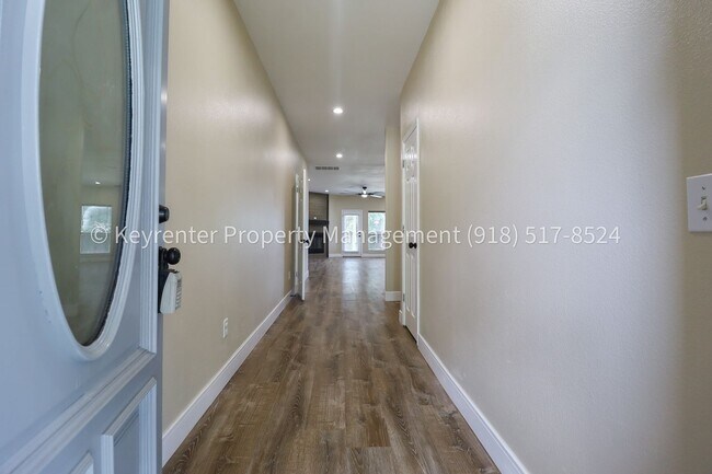 Photo - Large 3 Bed | 3 Bath | Jenks