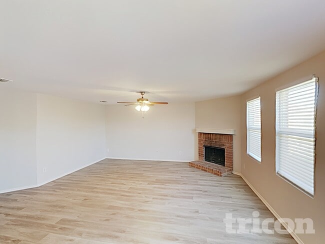Photo - 2749 Ingram Cir