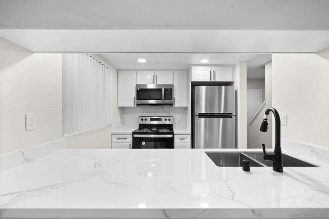 Building Photo - 748 N 3rd St