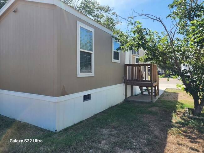 Photo - 1126 Gary Terrace