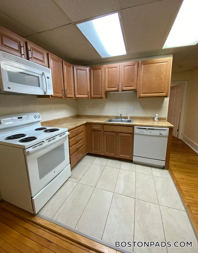 Photo - 439 Cambridge St Apartment Unit 01