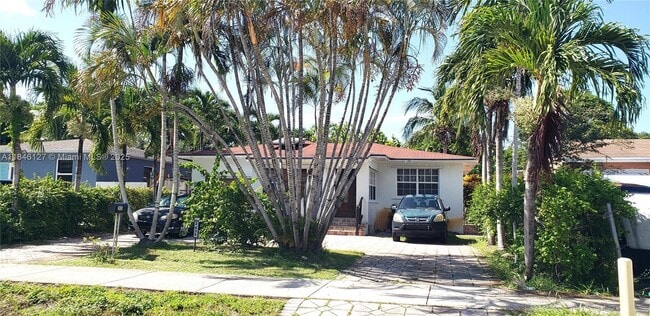 Building Photo - 2835 Plunkett St Rental