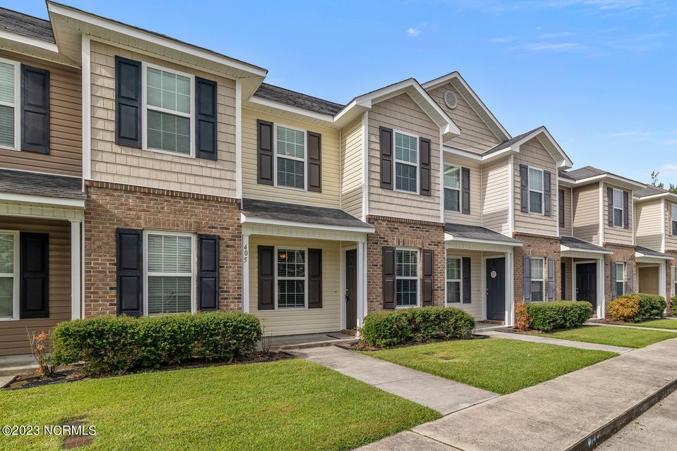 Photo - 405 Falls Cove