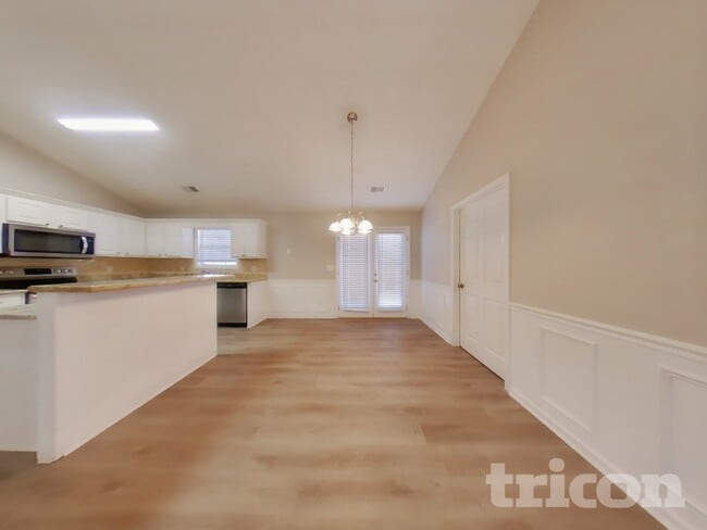 Photo - 20 Hillock Ct