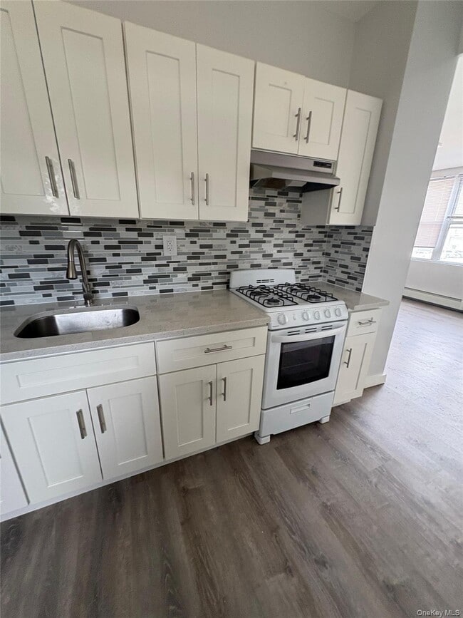 Photo - 52-25 Van Dam St Unit 2