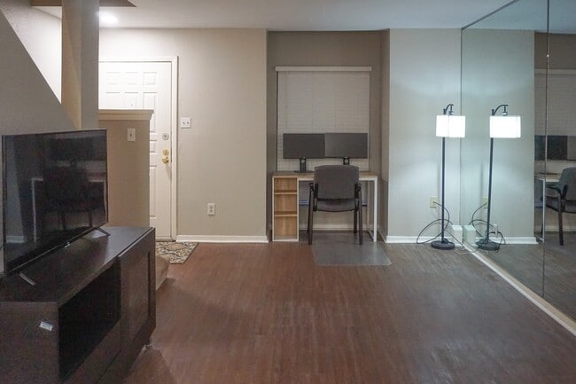 Photo - 2110 Wilcrest Dr Unit 147