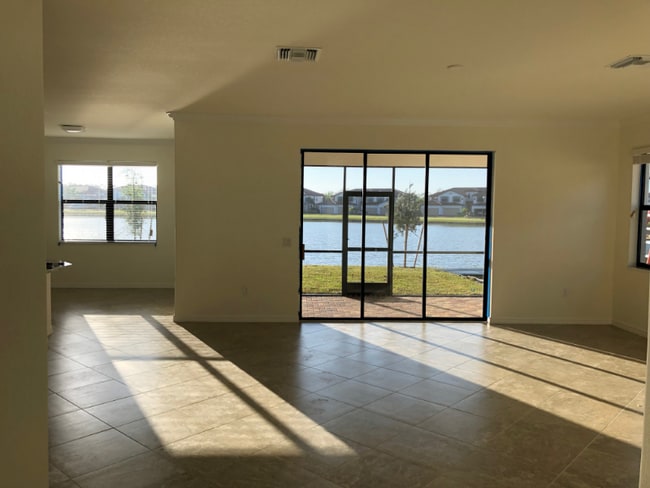 Photo - 1591 Santiago Cir