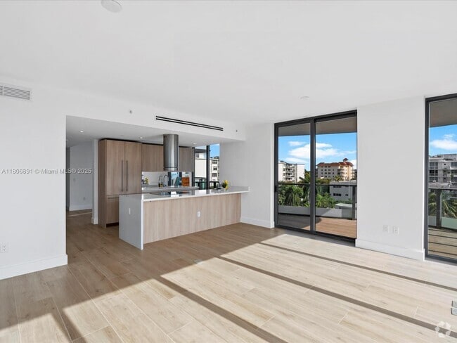 Building Photo - 9901 W Bay Harbor Dr Unit 604 Rental