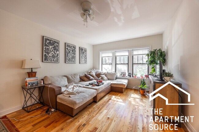 Building Photo - 628 W Cornelia Ave Unit 2 Rental