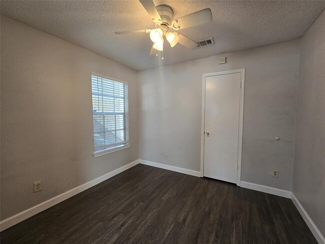 Photo - 4304 Duval Rd