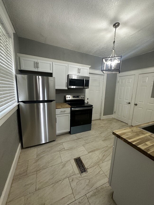 Photo - 2802 Monroe Ave