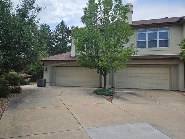 Building Photo - 6697 S Forest Way