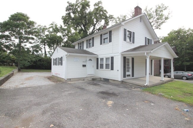 Building Photo - 183 W Patterson Ave