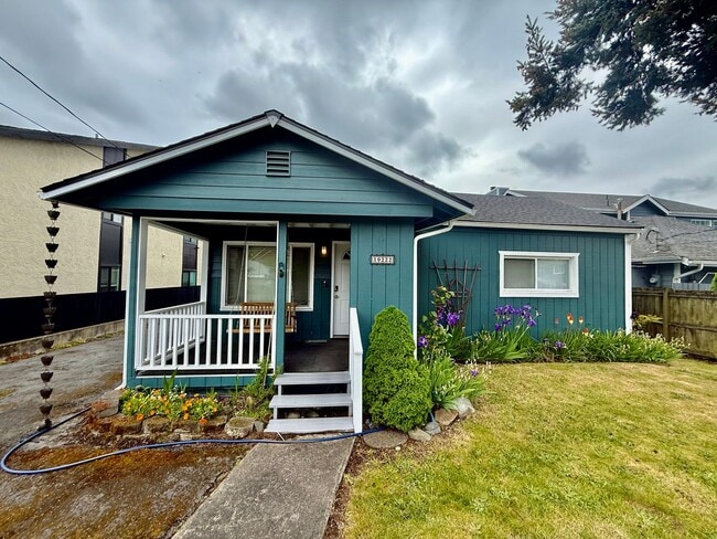 White Center Home - White Center Home