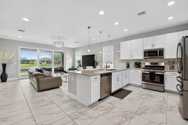 Photo - 13455 SW River Rock Rd