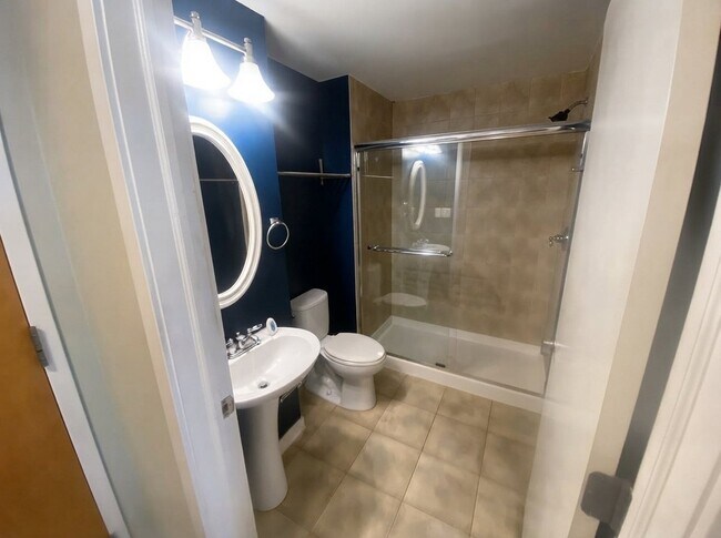 Photo - 3550 W Montrose Ave Unit 508