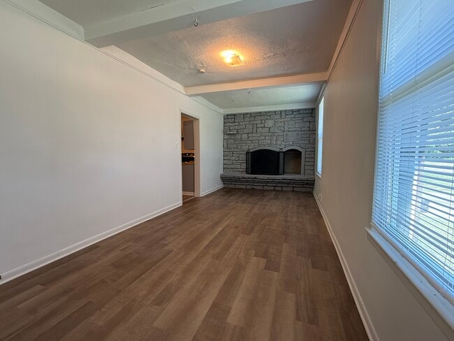 Photo - 8850 Woodland Dr