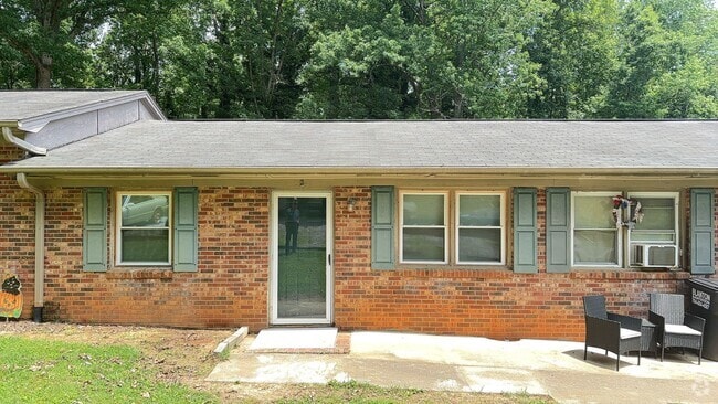 Building Photo - SRP-SH048-2033 Fallsdale Drive 1-4 Unit Apt #2
