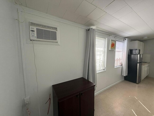 Photo - 605 E Coast Ave