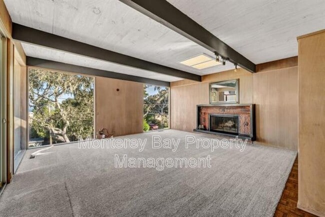 Photo - 635 Grace St