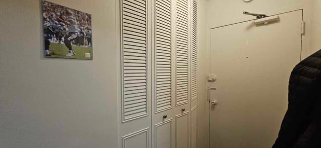 Photo - 555 W Cornelia Ave Unidad 2003