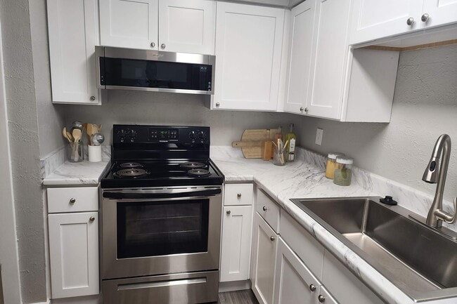 GOURMET KITCHEN