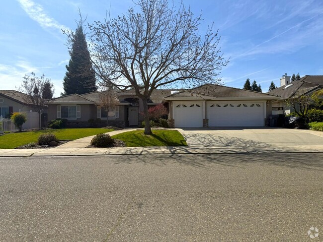 Building Photo - $500 off 1st months' rent! Excellent 4 bdr... Rental