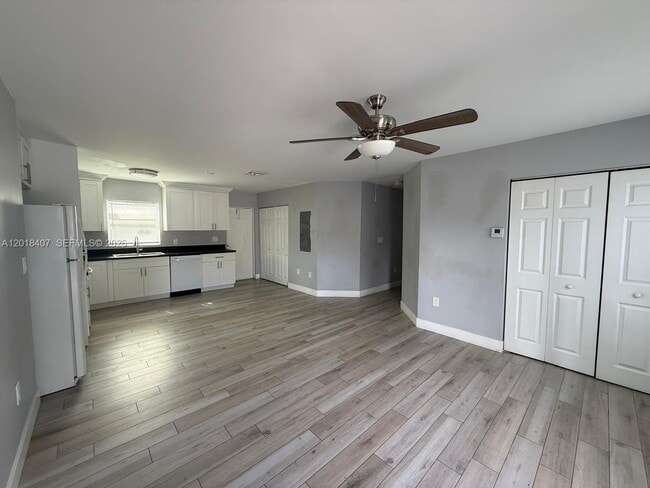 Building Photo - 4393 Davis Rd Unit 2