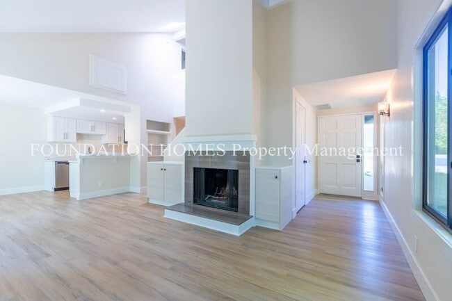Photo - 74 Windstone Dr