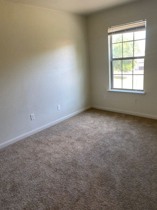 Building Photo - 3411 Turner Ave Unit C - SHOWABLE Rental