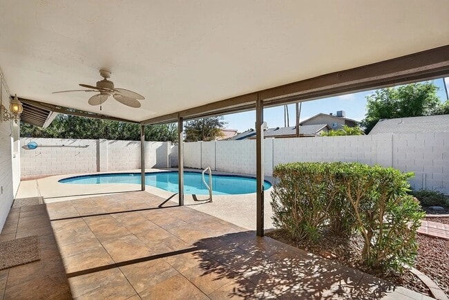 Photo - 1725 E La Jolla Dr