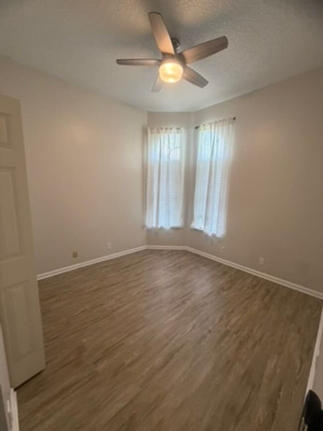 Photo - 104 Shearman Way